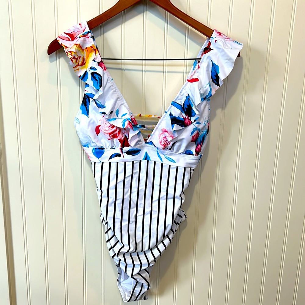 Swimsuit One piece excellent condition wore once beautiful flattering flowers